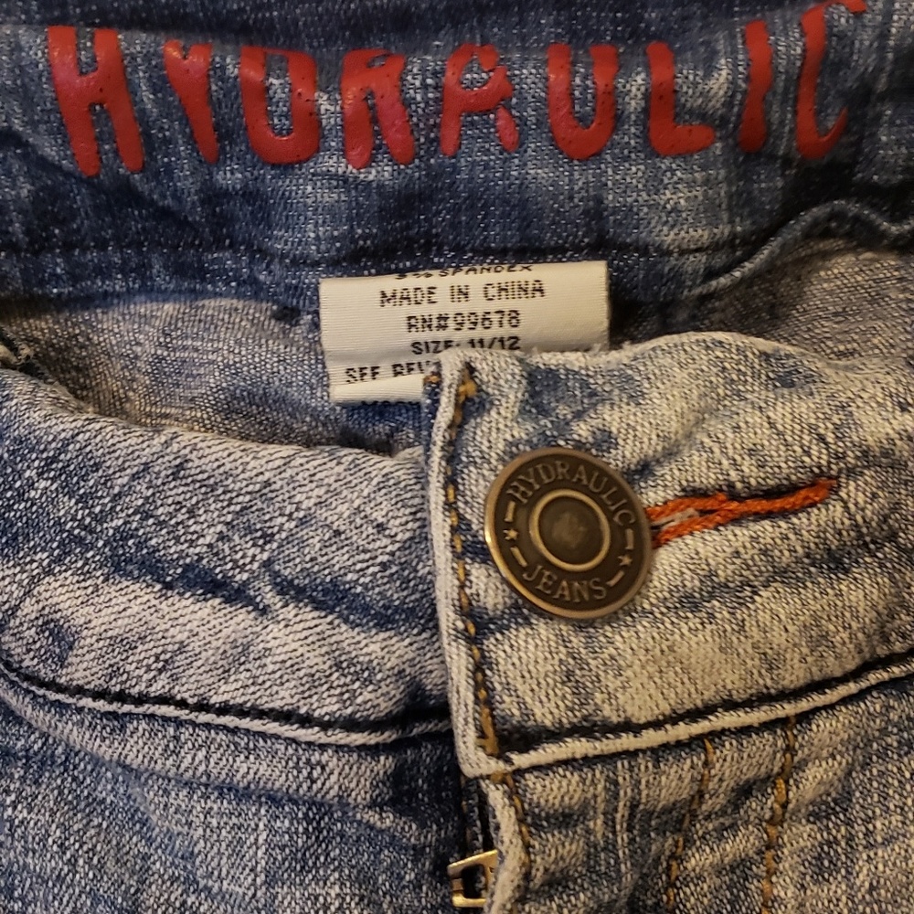 Hydraulic Denim Capris